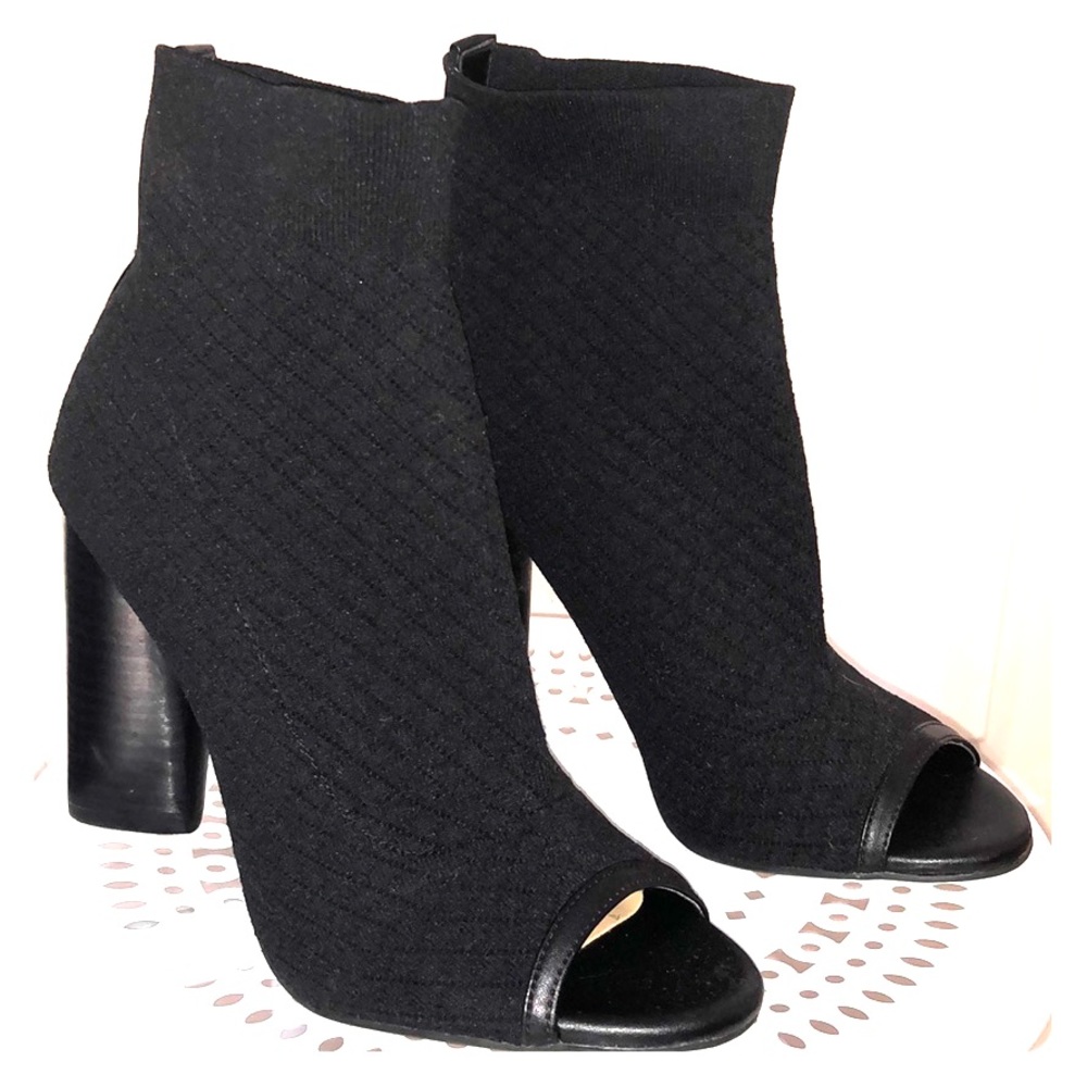 Gianni bini black peep toe stretch heels size 7.5
